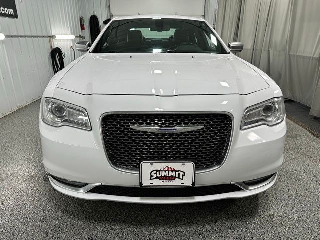 2017 Chrysler 300 300C Platinum