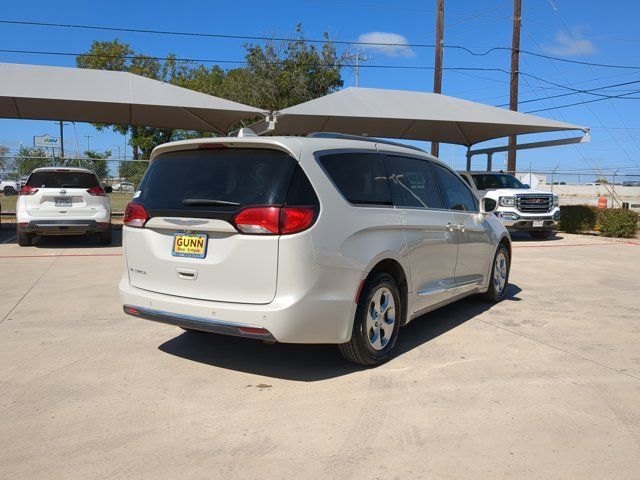 2017 Chrysler Pacifica Touring-L Plus