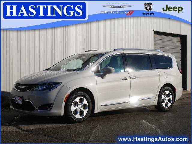 2017 Chrysler Pacifica Touring-L Plus