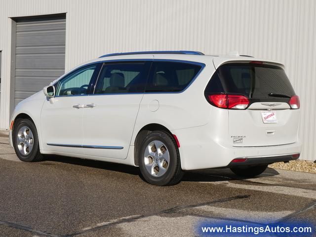 2017 Chrysler Pacifica Touring-L Plus