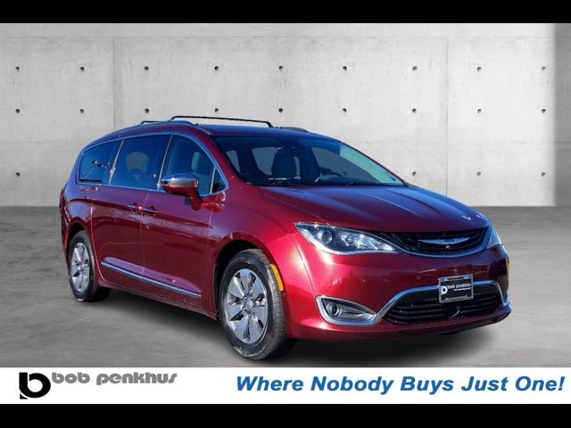 2017 Chrysler Pacifica Hybrid Platinum