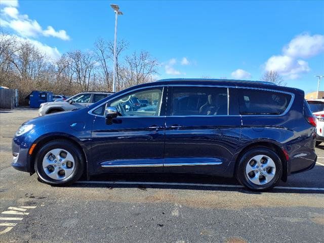 2017 Chrysler Pacifica Hybrid Platinum