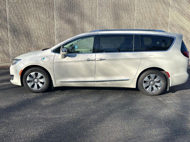 2017 Chrysler Pacifica Hybrid Platinum