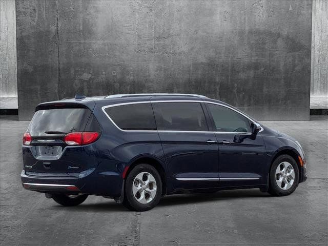 2017 Chrysler Pacifica Hybrid Platinum