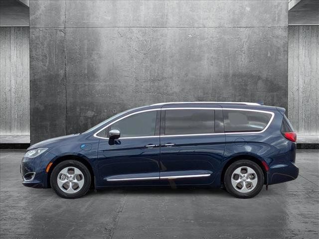 2017 Chrysler Pacifica Hybrid Platinum