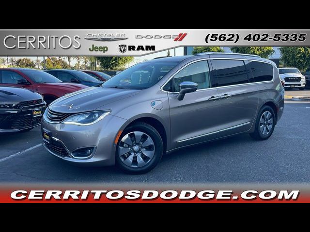 2017 Chrysler Pacifica Hybrid Platinum