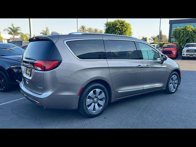 2017 Chrysler Pacifica Hybrid Platinum