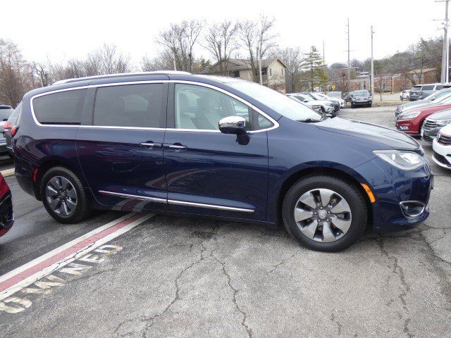 2017 Chrysler Pacifica Hybrid Platinum