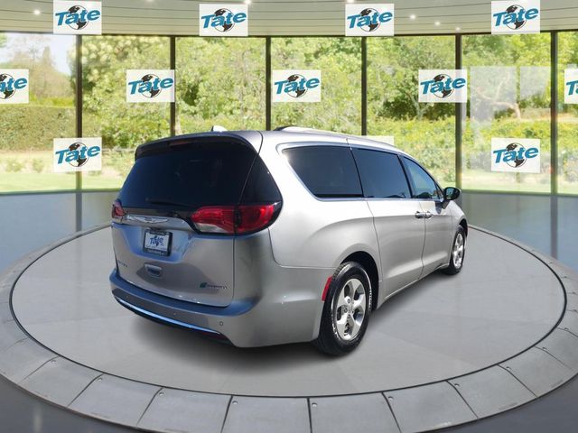 2017 Chrysler Pacifica Hybrid Premium