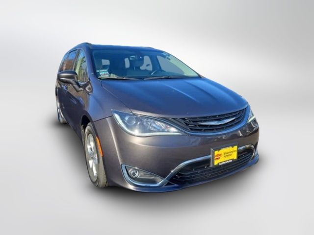 2017 Chrysler Pacifica Hybrid Premium