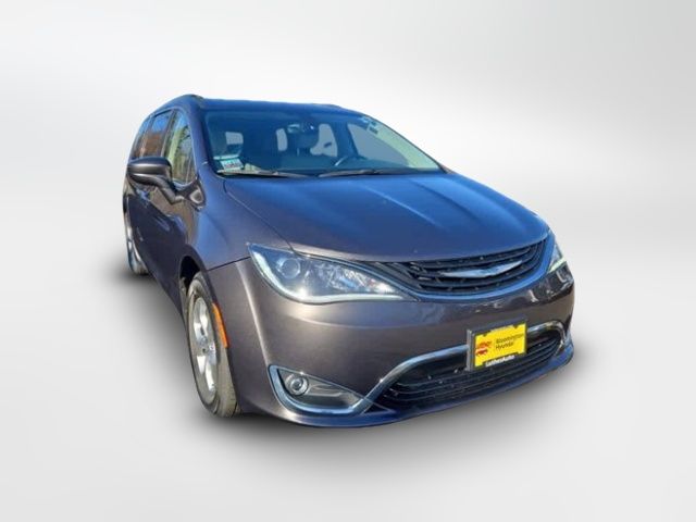 2017 Chrysler Pacifica Hybrid Premium