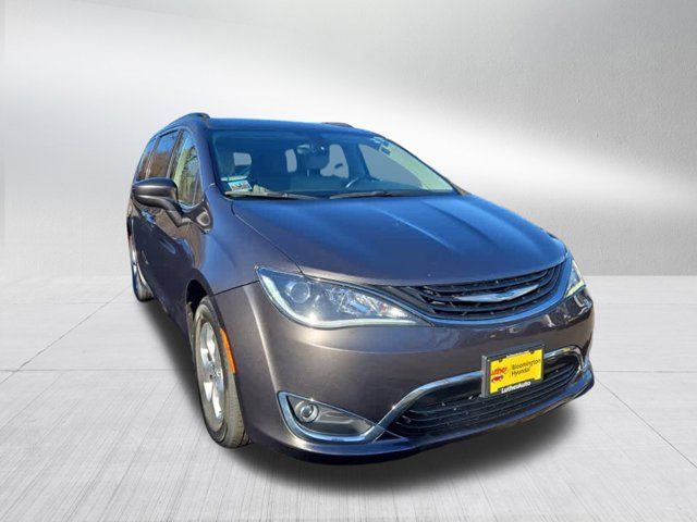 2017 Chrysler Pacifica Hybrid Premium