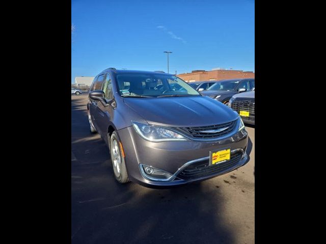 2017 Chrysler Pacifica Hybrid Premium