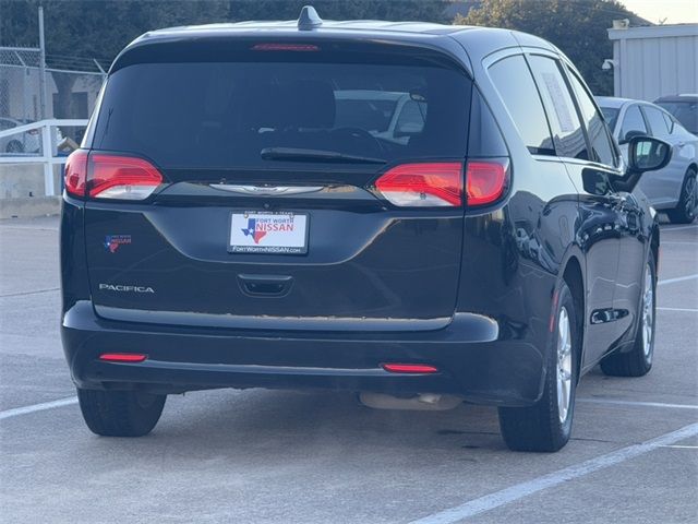 2017 Chrysler Pacifica LX