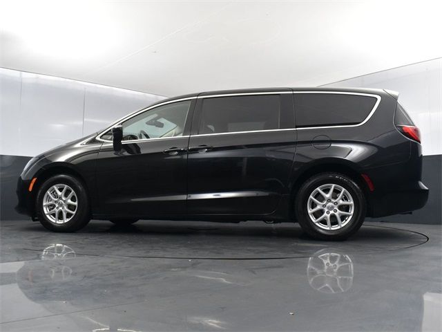 2017 Chrysler Pacifica LX