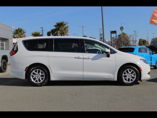 2017 Chrysler Pacifica LX