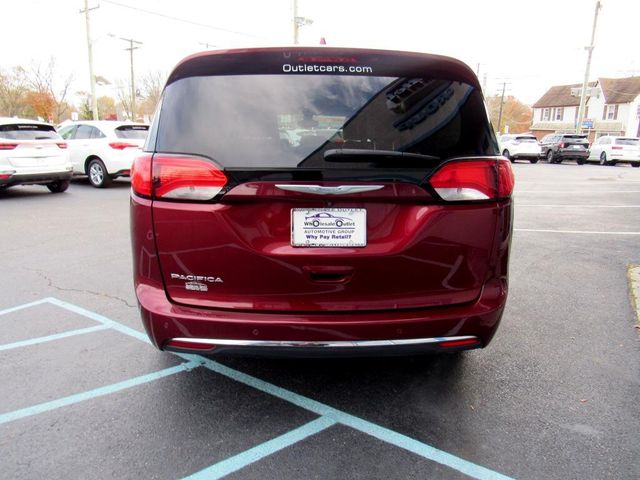 2017 Chrysler Pacifica Touring-L