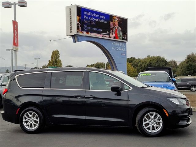 2017 Chrysler Pacifica Touring