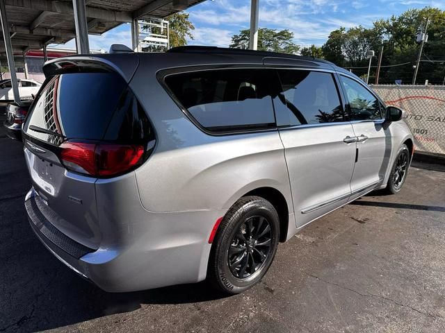 2017 Chrysler Pacifica Touring-L