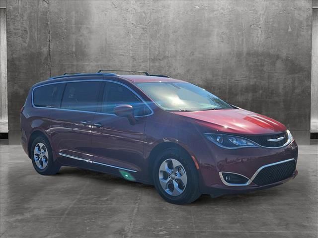 2017 Chrysler Pacifica Touring-L Plus