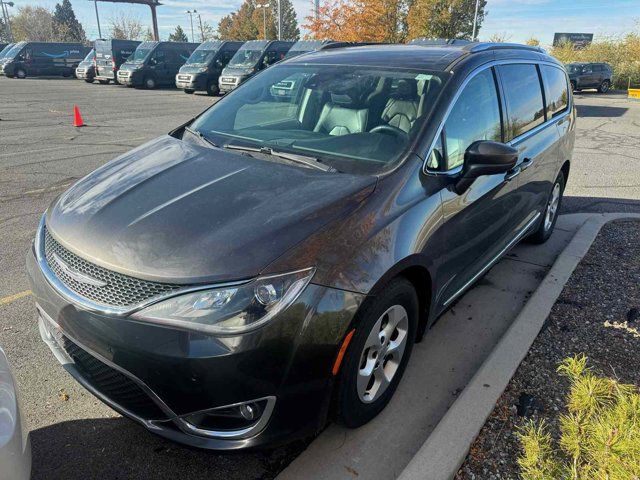 2017 Chrysler Pacifica Touring-L Plus