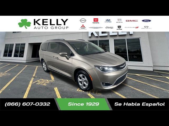 2017 Chrysler Pacifica Touring-L Plus