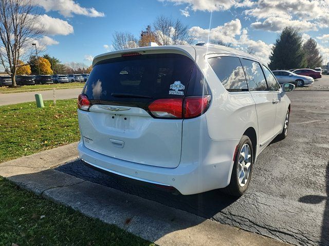 2017 Chrysler Pacifica Touring-L Plus