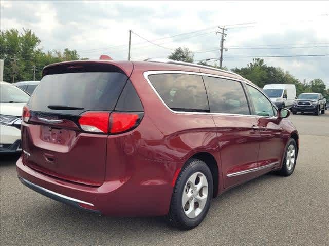 2017 Chrysler Pacifica Touring-L Plus