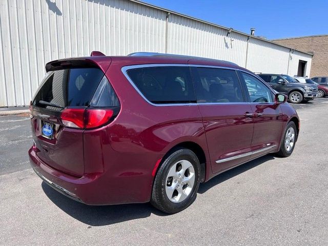 2017 Chrysler Pacifica Touring-L Plus