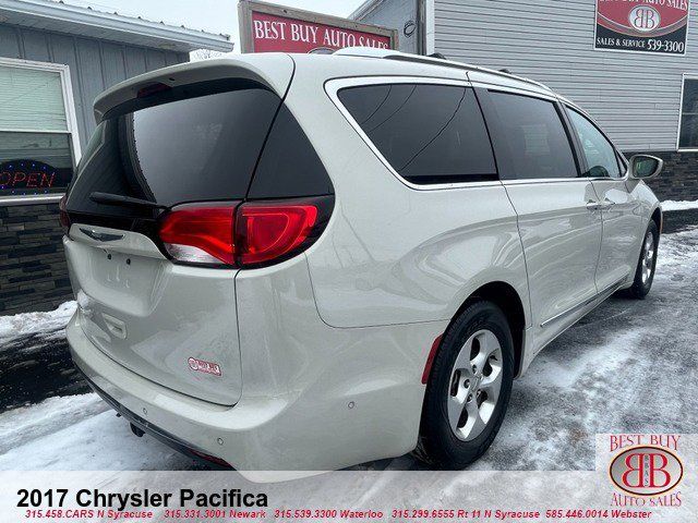 2017 Chrysler Pacifica Touring-L Plus