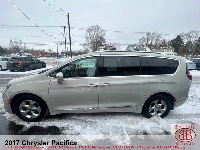 2017 Chrysler Pacifica Touring-L Plus