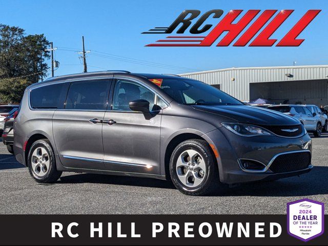 2017 Chrysler Pacifica Touring-L Plus