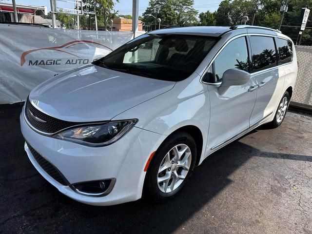 2017 Chrysler Pacifica Touring-L Plus