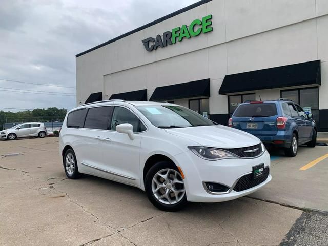 2017 Chrysler Pacifica Touring-L Plus