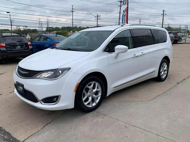 2017 Chrysler Pacifica Touring-L Plus