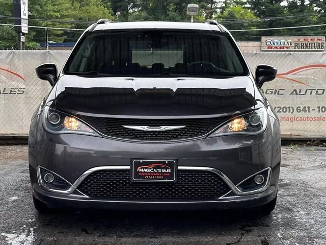 2017 Chrysler Pacifica Touring-L Plus