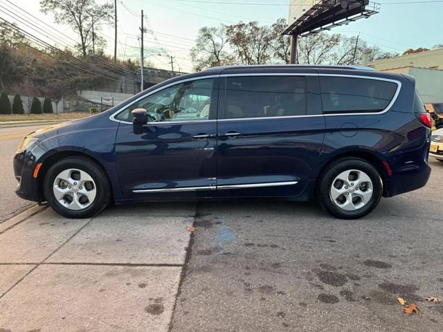 2017 Chrysler Pacifica Touring-L Plus