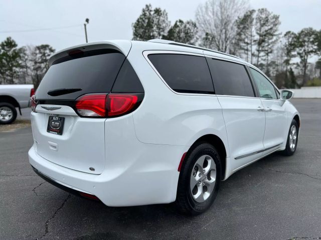 2017 Chrysler Pacifica Touring-L Plus