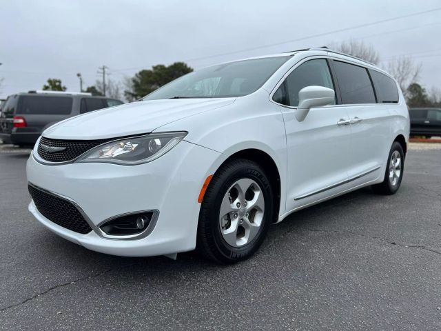 2017 Chrysler Pacifica Touring-L Plus