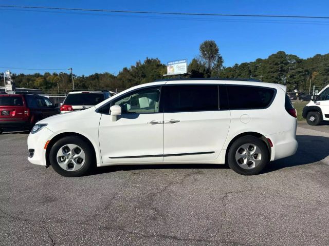 2017 Chrysler Pacifica Touring-L Plus