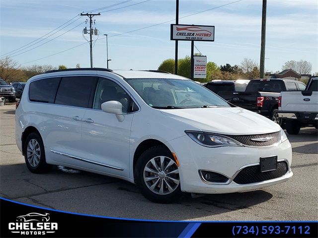 2017 Chrysler Pacifica Touring-L