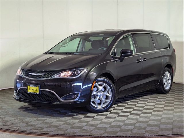 2017 Chrysler Pacifica Touring Plus