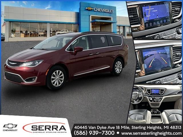 2017 Chrysler Pacifica Touring-L