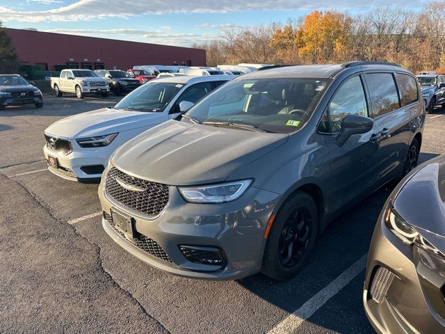 2017 Chrysler Pacifica Touring-L