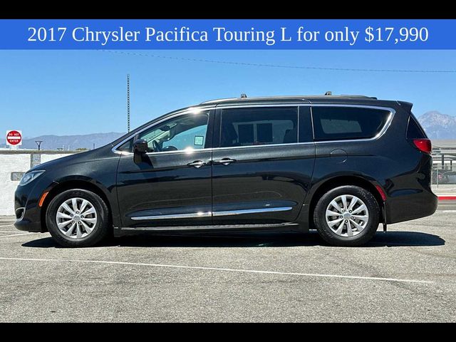 2017 Chrysler Pacifica Touring-L