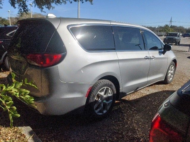 2017 Chrysler Pacifica Touring Plus