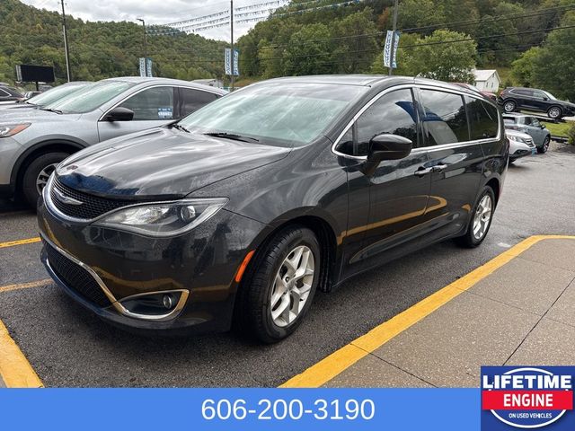 2017 Chrysler Pacifica Touring Plus