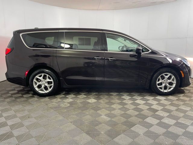 2017 Chrysler Pacifica Touring Plus