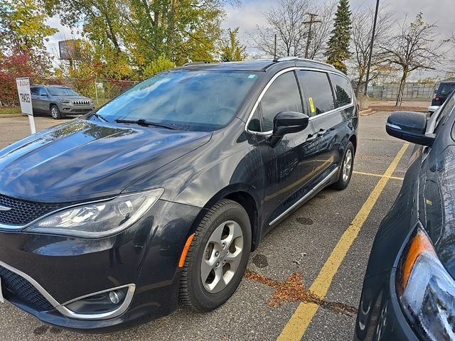 2017 Chrysler Pacifica Touring-L Plus