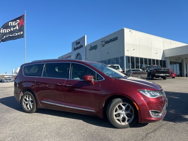 2017 Chrysler Pacifica Touring-L Plus